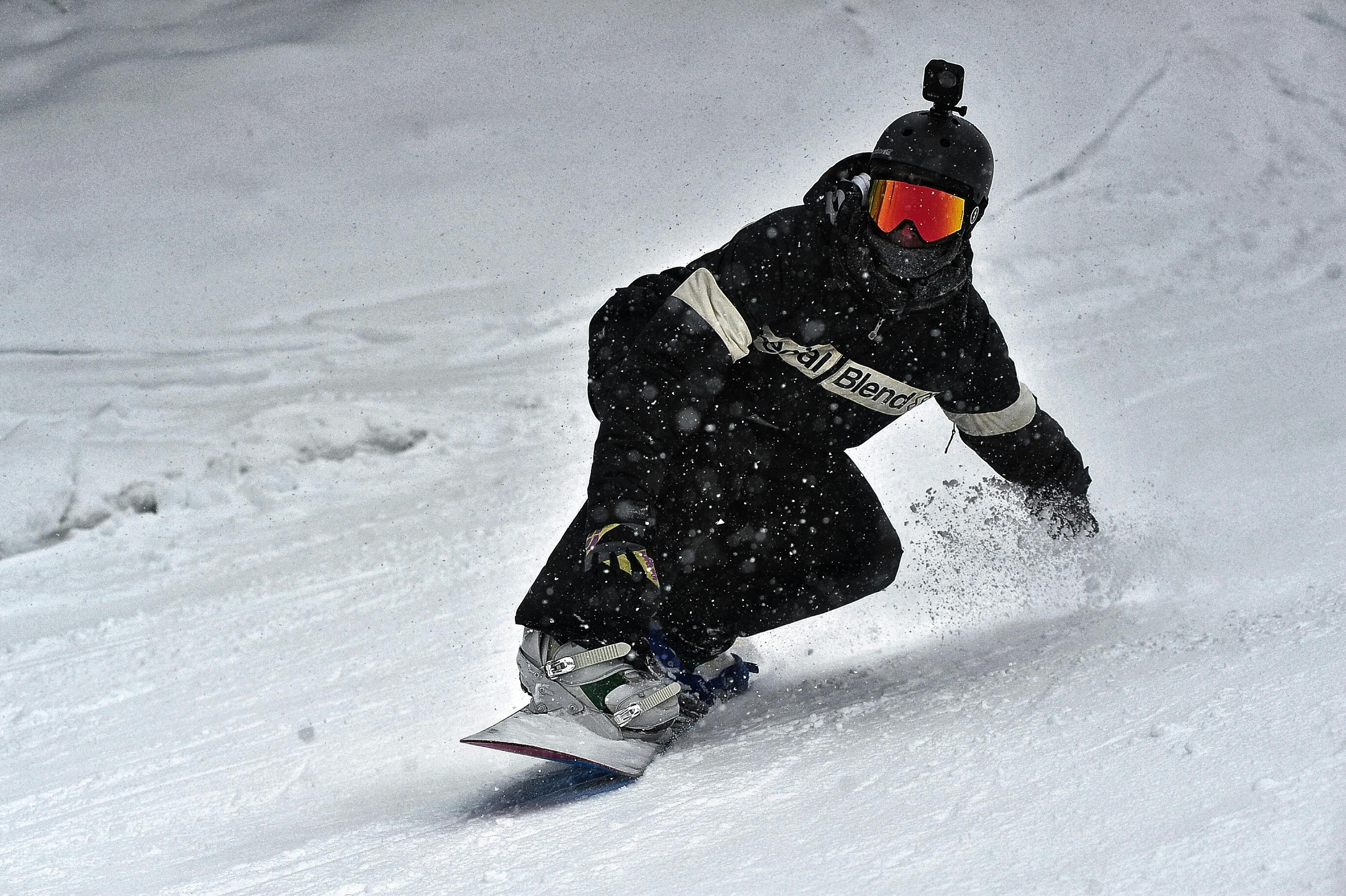 Snowboarder